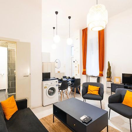 Apartament Modern Uniquely Designed Flat Andrassy Avenue And Oktogon Square Budapeszt Zewnętrze zdjęcie